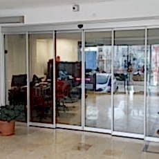 Teleskopik Fotoselli Kapı